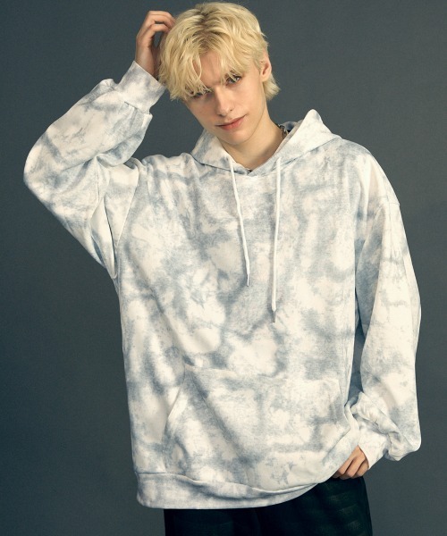 Shoowtime(ショウタイム)の「Marble pattern oversized pullover hoodie / マーブルパターンオーバーサイズプルオーバーパーカー(パーカー・メンズ・ホワイト系/チャコールグレー/ブラック系・MEDIUM/LARGE/X-LARGE)」の4枚目の写真