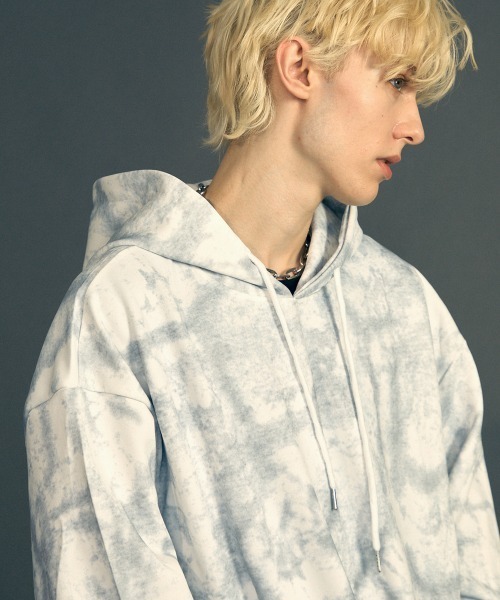 Shoowtime(ショウタイム)の「Marble pattern oversized pullover hoodie / マーブルパターンオーバーサイズプルオーバーパーカー(パーカー・メンズ・ホワイト系/チャコールグレー/ブラック系・MEDIUM/LARGE/X-LARGE)」の11枚目の写真
