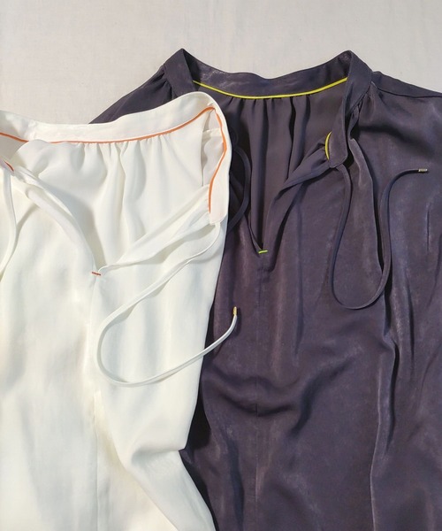 Q（キュー）の「2wayボリューム袖ブラウス（シャツ/ブラウス・レディース・ネイビー/ホワイト・MEDIUM）」の12枚目の写真