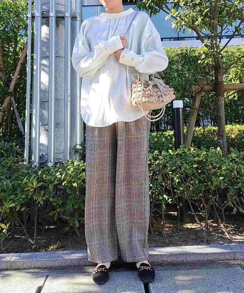 Q（キュー）の「2wayボリューム袖ブラウス（シャツ/ブラウス・レディース・ネイビー/ホワイト・MEDIUM）」の20枚目の写真