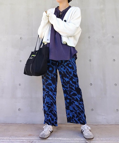 Q（キュー）の「2wayボリューム袖ブラウス（シャツ/ブラウス・レディース・ネイビー/ホワイト・MEDIUM）」の17枚目の写真