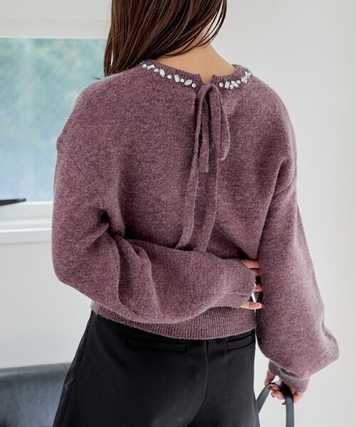 リボンブローチ付き襟ビジューニット（ニット/セーター）｜Chico