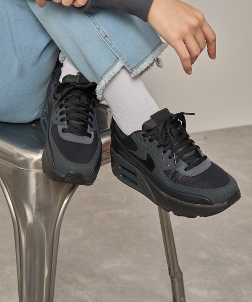 NIKE（ナイキ）の「【NIKE】エアマックス90 LV8 レディースシューズ（スニーカー・レディース・ブラック・24/23/25.5cm/24.5cm/23.5cm/22.5cm/25）」の12枚目の写真