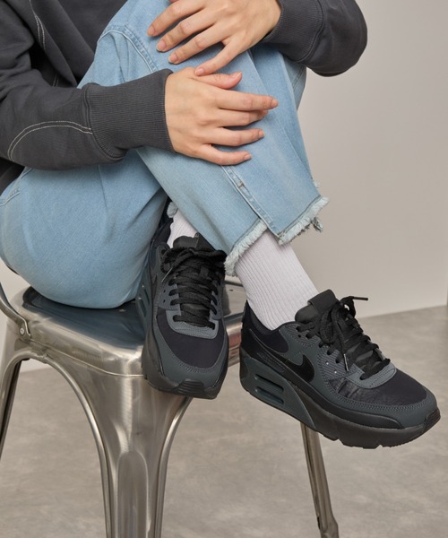 NIKE（ナイキ）の「【NIKE】エアマックス90 LV8 レディースシューズ（スニーカー・レディース・ブラック・24/23/25.5cm/24.5cm/23.5cm/22.5cm/25）」の13枚目の写真