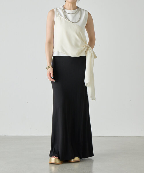 SHENERY（シーナリー）の「《何通りも楽しめる》ワンショルストール（シャツ/ブラウス・レディース・ブラック/オフホワイト・FREE）」の9枚目の写真