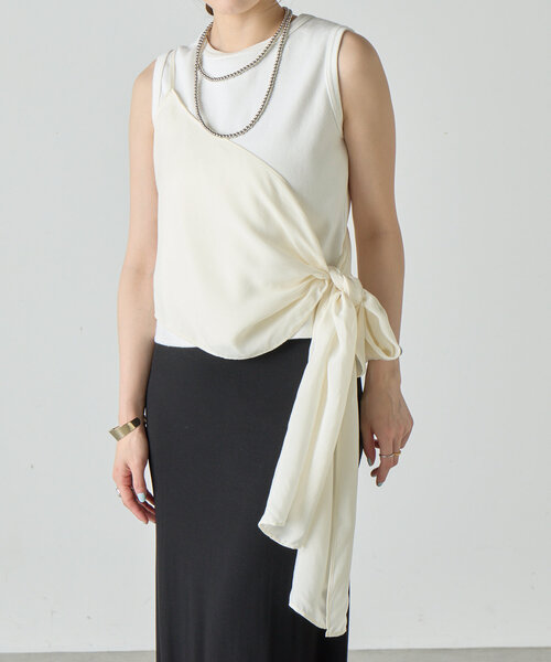 SHENERY（シーナリー）の「《何通りも楽しめる》ワンショルストール（シャツ/ブラウス・レディース・ブラック/オフホワイト・FREE）」の18枚目の写真