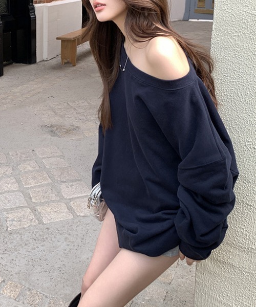 FREE STYLISTS(フリー スタイリスト)の「YUGA_YGMC オフショルダー ルーズシルエットスウェットPO(スウェット・レディース・ネイビー/ライトグレー・FREE)」の4枚目の写真