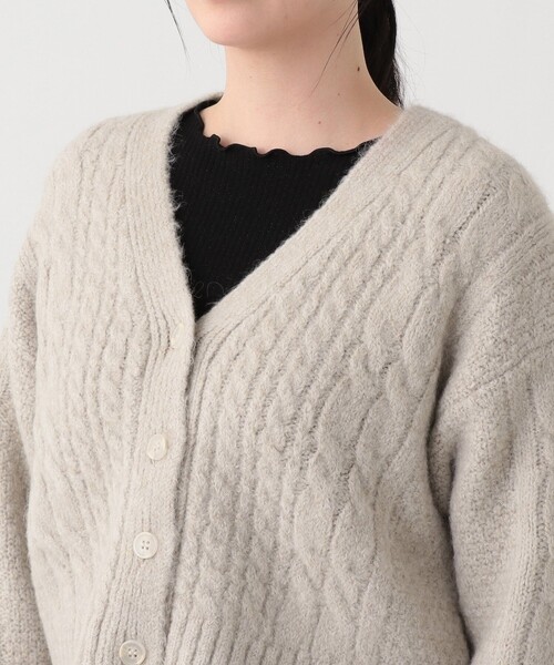 Afternoon Tea（アフタヌーンティー）の「ケーブルニットVネックカーディガン（カーディガン/ボレロ・レディース・ライトベージュ/ライトパープル/ブルー・MEDIUM）」の7枚目の写真