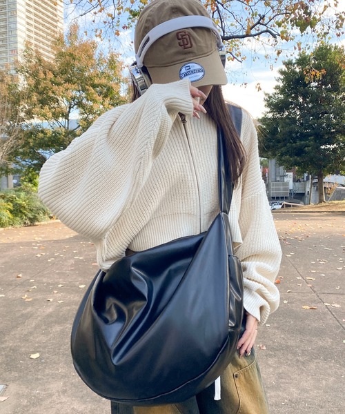 WEGO（ウィゴー）の「WEGO/エアリーBIGショルダー（ショルダーバッグ・レディース・その他1/ブラック/ブラック系その他・FREE）」の11枚目の写真