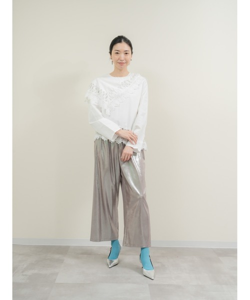 DOLLUPOOPS(ドールアップウップス)の「レーススカーフカラートップス(シャツ/ブラウス・レディース・ブラック/オフホワイト・38)」の4枚目の写真