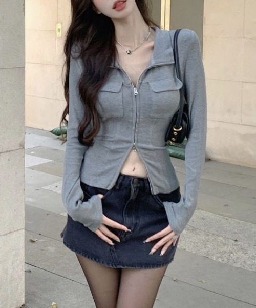 lilful（リルフル）の「ダブルジップ スリムライン フロントポケットデザイントップス（Tシャツ/カットソー・レディース・グレー・M/L）」の14枚目の写真