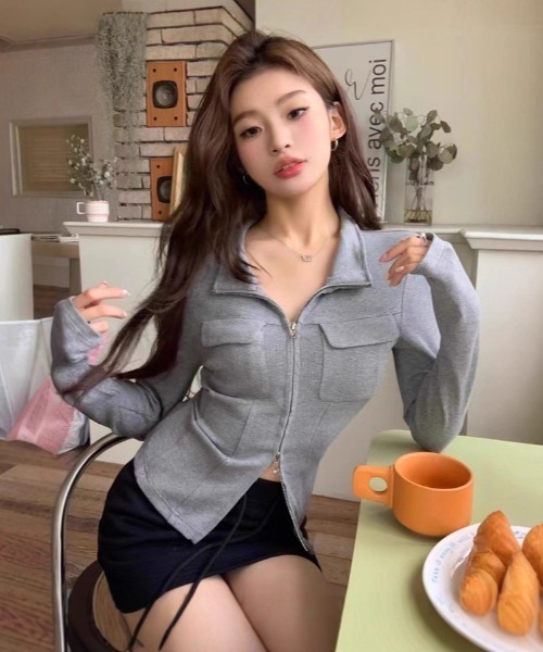 lilful（リルフル）の「ダブルジップ スリムライン フロントポケットデザイントップス（Tシャツ/カットソー・レディース・グレー・M/L）」の7枚目の写真