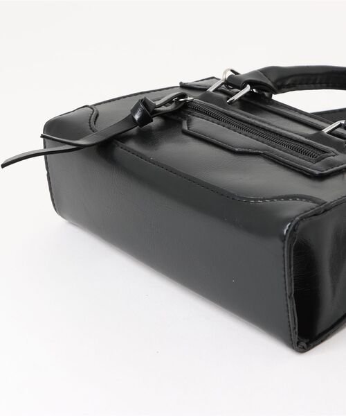 clear（クリア）の「ミニスクエアショルダーバッグ[オフィスカジュアル]≪SS新作≫（ショルダーバッグ・レディース・ブラウン/ブラック・F）」の8枚目の写真