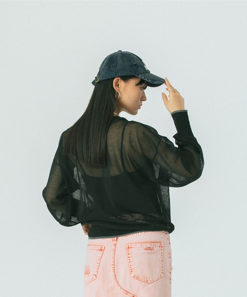 ROSE BUD（ローズバッド）の「SHEER V CARDIGAN（カーディガン/ボレロ・レディース・ブラック/グリーン・ONE SIZE）」の4枚目の写真