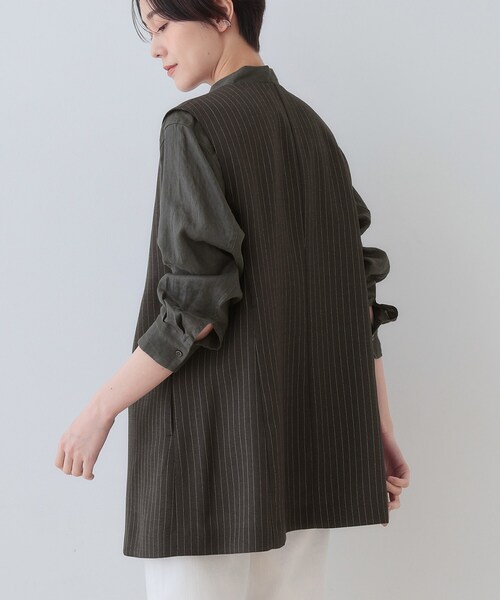 INDIVI(インディヴィ)の「【こなれSETUP】リネンライクジレジャケット(ベスト・レディース・チャコール/ネイビー/アイボリー系2/ライトグレー系3/ナチュラル・38/34/13/05/15 /03)」の22枚目の写真