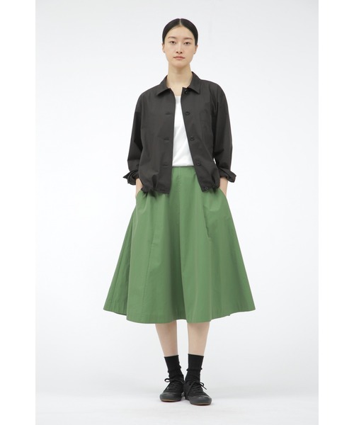 MARGARET HOWELL(マーガレットハウエル)の「FINE COTTON NYLON POPLIN(ブルゾン・レディース・グレー系その他/ブラック・1/2)」の3枚目の写真