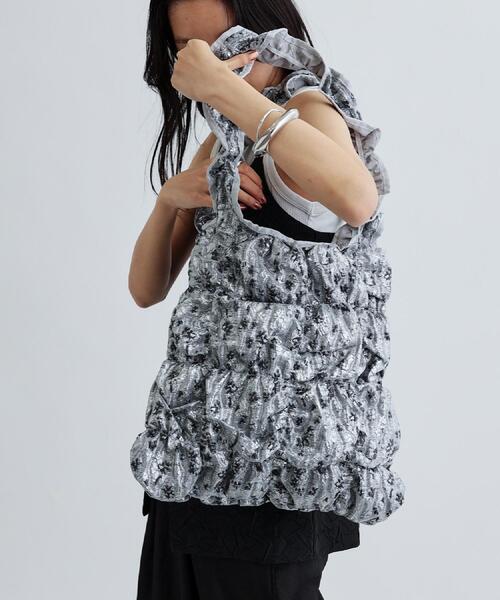 GALLEST(ギャレスト)の「スクエアギャザートート(トートバッグ・レディース・シルバー/ブラック・00)」の4枚目の写真