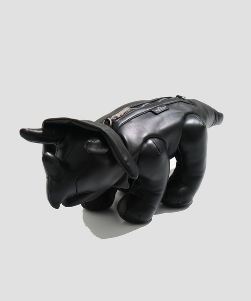 MIHARAYASUHIRO(ミハラヤスヒロ)の「【MIHARAYASUHIRO/ミハラヤスヒロ】DOLLS Triceratops shoulder bag(ショルダーバッグ・メンズ・ブラック・FREE)」の1枚目の写真