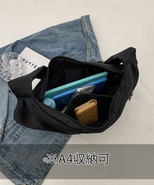Miniministore(ミニミニストア)の「三日月型ショルダーバッグ大容量ナイロン鞄(ショルダーバッグ・レディース・ブラック・FREE)」の4枚目の写真