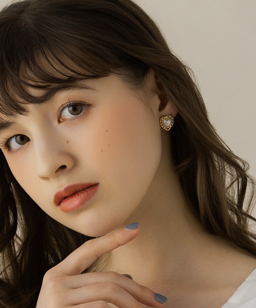 LA MUe(ラミュー)の「【LA MUE】ハートパールピアス(ピアス(両耳用)・レディース・シルバー/ゴールド・FREE)」の15枚目の写真