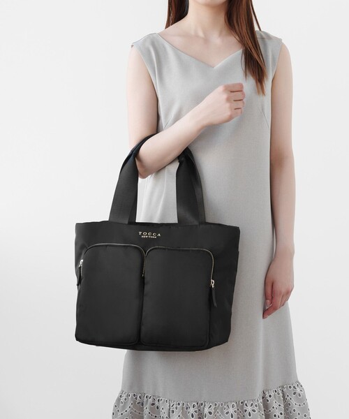 TOCCA(トッカ)の「VIA METRO NYLON BAG ナイロンバッグ(トートバッグ・レディース・ライトグレー系/ブラック系/ネイビー系・F)」の14枚目の写真