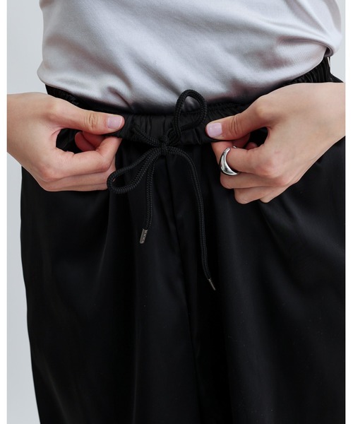 GALLEST(ギャレスト)の「【ZOZO限定】サテンサイドラインパンツ(その他パンツ・レディース・ブラック・38)」の18枚目の写真
