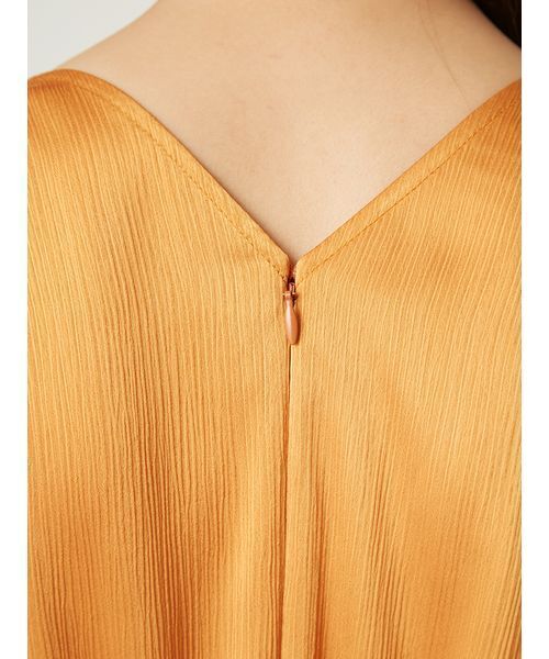 FRAY I.D（フレイアイディー）の「サテンタックフレアワンピース（ワンピース・レディース・アイボリー/ネイビー/オレンジ・2/1/0）」の12枚目の写真