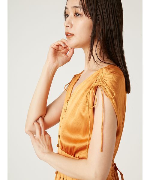 FRAY I.D（フレイアイディー）の「サテンタックフレアワンピース