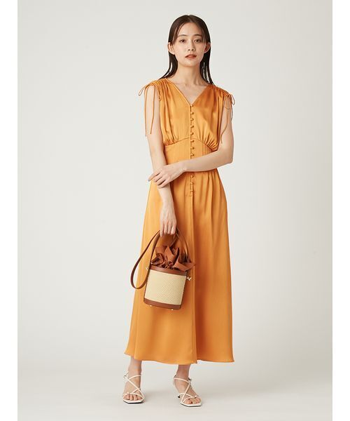 FRAY I.D（フレイアイディー）の「サテンタックフレアワンピース（ワンピース・レディース・アイボリー/ネイビー/オレンジ・2/1/0）」の18枚目の写真