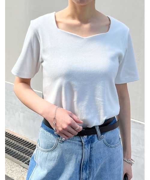 Re:EDIT（リエディ）の「[接触冷感]ペンタゴンネック半袖Tシャツ（Tシャツ/カットソー・レディース・ホワイト/チャコールグレー/ブラック・MEDIUM/LARGE）」の2枚目の写真