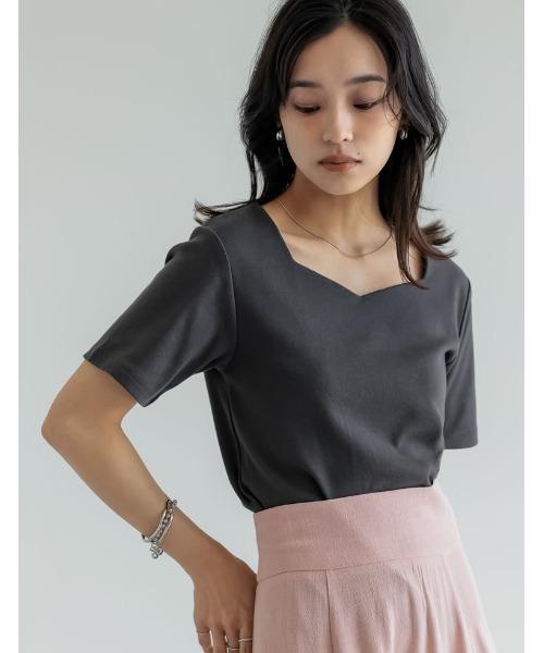 Re:EDIT（リエディ）の「[接触冷感]ペンタゴンネック半袖Tシャツ（Tシャツ/カットソー・レディース・ホワイト/チャコールグレー/ブラック・MEDIUM/LARGE）」の21枚目の写真