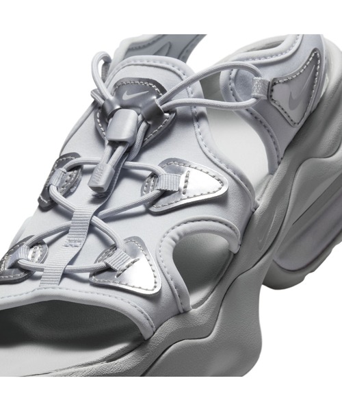 【美品】NIKE エアマックスココ SE ピュアプラチナム/メタリックシルバー Amazon | [ナイキ] エア マックス ココ サンダル SE W AIR MAX