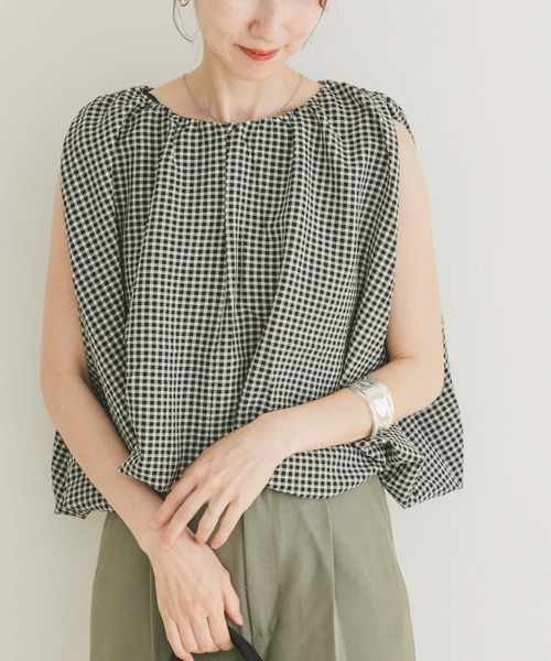 ITEMS URBANRESEARCH（アイテムズ アーバンリサーチ）の「バルーンスリーブノースリブラウス（シャツ/ブラウス・レディース・ホワイト系その他/オフホワイト/ブラック・FREE）」の3枚目の写真