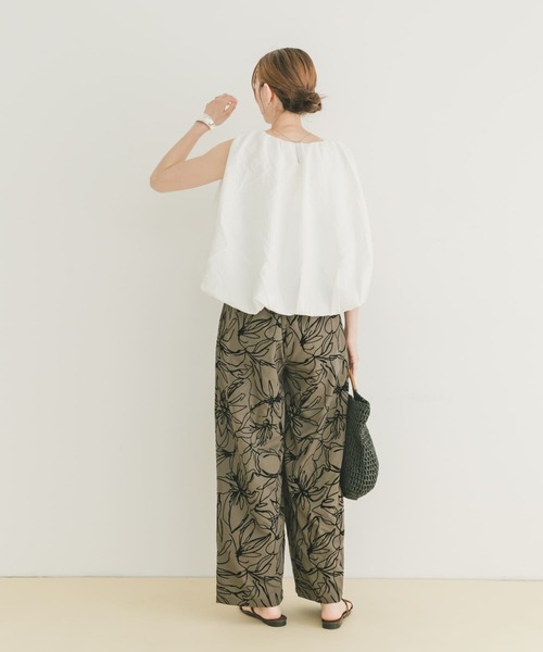 ITEMS URBANRESEARCH（アイテムズ アーバンリサーチ）の「バルーンスリーブノースリブラウス（シャツ/ブラウス・レディース・ホワイト系その他/オフホワイト/ブラック・FREE）」の4枚目の写真