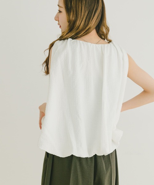 ITEMS URBANRESEARCH（アイテムズ アーバンリサーチ）の「バルーンスリーブノースリブラウス（シャツ/ブラウス・レディース・ホワイト系その他/オフホワイト/ブラック・FREE）」の6枚目の写真