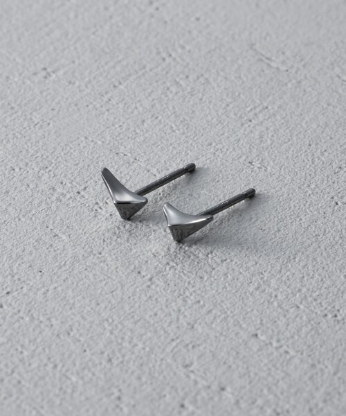 and cloud(アンドクラウド)の「Ink Checkmark Pierce(ピアス(両耳用)・レディース・ブルー/ブラック/シルバー・FREE)」の6枚目の写真