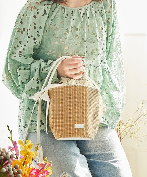 Ungrid（アングリッド）の「【Ungrid/アングリッド】雑材コンビ 巾着バケットバッグ（かごバッグ・レディース・ホワイト/ブラック/ブラウン・FREE）」の2枚目の写真