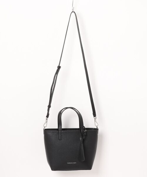 CHARLES & KEITH（チャールズ & キース）の「Beryl ミニベリルトートバッグ（トートバッグ・レディース・クリーム/ライトイエロー/スミクロ・M）」の16枚目の写真