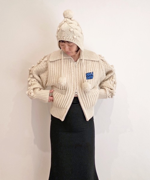 HOLIDAY(ホリデイ)の「WOOL PONPON EARMUFF KNIT CAP ウールポンポンイヤーマフニットキャップ(ニットキャップ/ビーニー・レディース・ホワイト/ブラウン・ONE SIZE)」の6枚目の写真