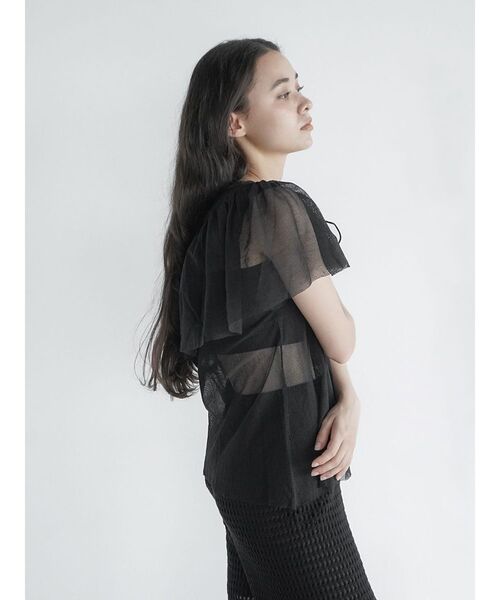 FIKA.(フィーカ)の「Frill sash sheer tank top(シャツ/ブラウス・レディース・ブラック/オフホワイト・MEDIUM)」の11枚目の写真