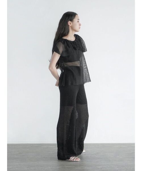 FIKA.(フィーカ)の「Frill sash sheer tank top(シャツ/ブラウス・レディース・ブラック/オフホワイト・MEDIUM)」の4枚目の写真