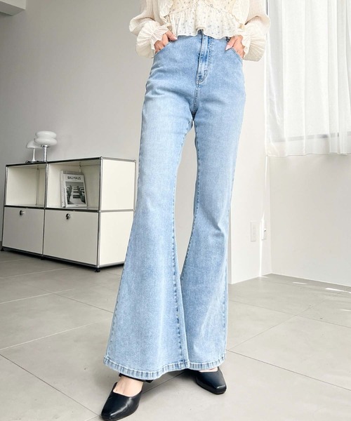 moment+(モーメントプラス)の「ストレッチデニム&ツイルフレアパンツ(デニムパンツ・レディース・ブラック/サックスブルー/インディゴブルー/ブルー/アイボリー・TL/TM/TS/S/M/L)」の18枚目の写真