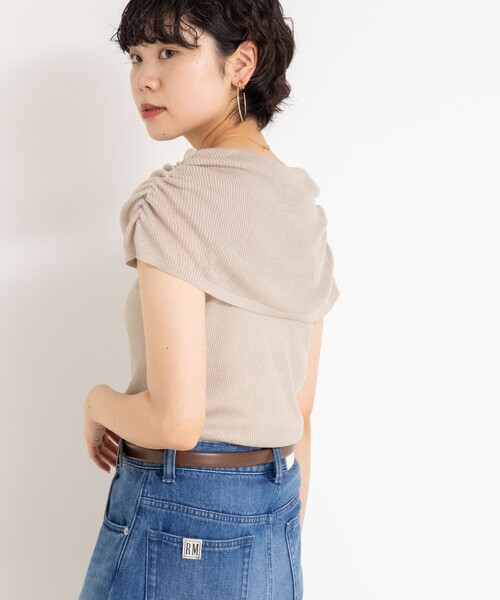 NOLLEY’S Sophi(ノーリーズソフィ)の「◇【WEB限定カラーあり】《手洗い可能》シアーオフショルプルオーバーニット(ニット/セーター・レディース・レッド/ブラウン/グレイッシュベージュ/ブラック・38)」の10枚目の写真