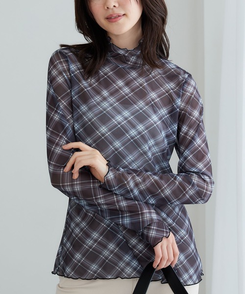 BELLUNA PLUS(ベルーナ)の「シアー素材ハイネックインナープルオーバー(Tシャツ/カットソー・レディース・チェック/グリーン系その他/ブラウン系その他/ブラック系その他/ブルー系/ブラック系・MEDIUM/LARGE/X-LARGE)」の6枚目の写真