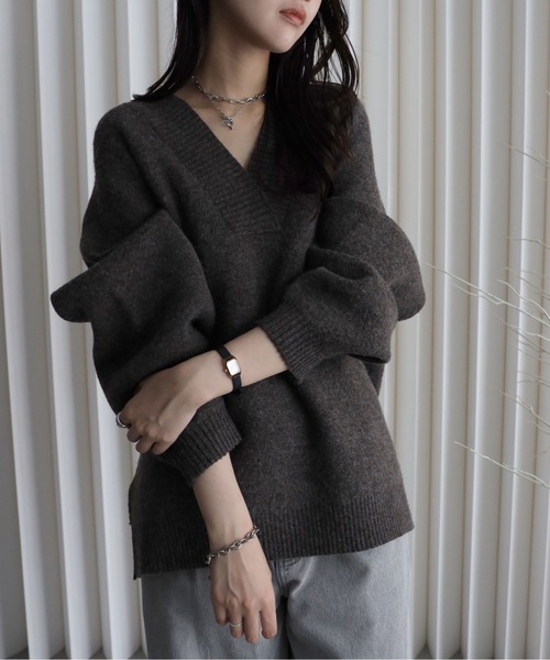 YENNA（イェンナ）の「【ふんわりもっちりボリュームニット】/ディープVネックニット / オーバー サイズニット（ニット/セーター・レディース・アイボリー/チャコールグレー/ブラウン/ベージュ/ブラック/ホワイト・FREE）」の9枚目の写真