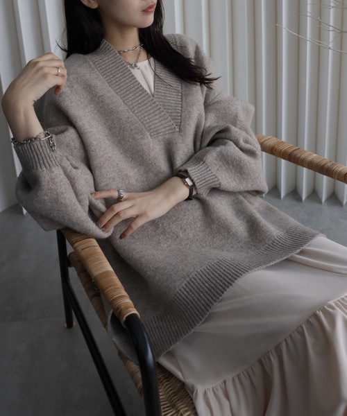 YENNA（イェンナ）の「【ふんわりもっちりボリュームニット】/ディープVネックニット / オーバー サイズニット（ニット/セーター・レディース・アイボリー/チャコールグレー/ブラウン/ベージュ/ブラック/ホワイト・FREE）」の20枚目の写真