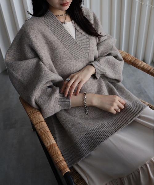 YENNA（イェンナ）の「【ふんわりもっちりボリュームニット】/ディープVネックニット / オーバー サイズニット（ニット/セーター・レディース・アイボリー/チャコールグレー/ブラウン/ベージュ/ブラック/ホワイト・FREE）」の21枚目の写真