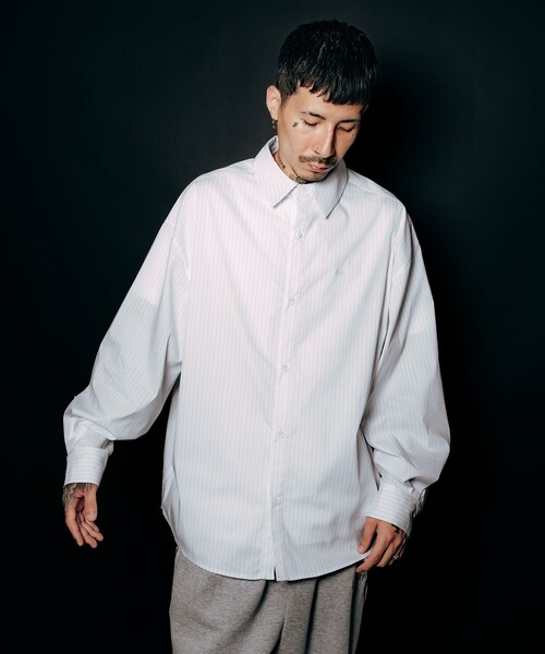 Subciety(サブサエティ)の「Essential stripe shirt(シャツ/ブラウス・メンズ・ホワイト/ブラック/ブルー・SMALL/MEDIUM/LARGE/X-LARGE)」の20枚目の写真