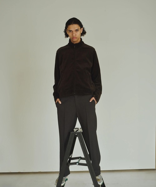 marka（マーカ）の「TWO TUCK MILITARY TROUSERS（スラックス・メンズ・ダークグレー/ブラック・1/2）」の5枚目の写真