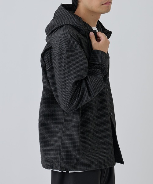 COLONY 2139(コロニートゥーワンスリーナイン)の「スピンドルフードチェックシャツ(シャツ/ブラウス・メンズ・ブラック/ブラウン・LARGE/MEDIUM)」の6枚目の写真